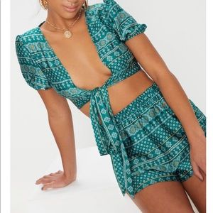 Green crop top matching pants on page 💚